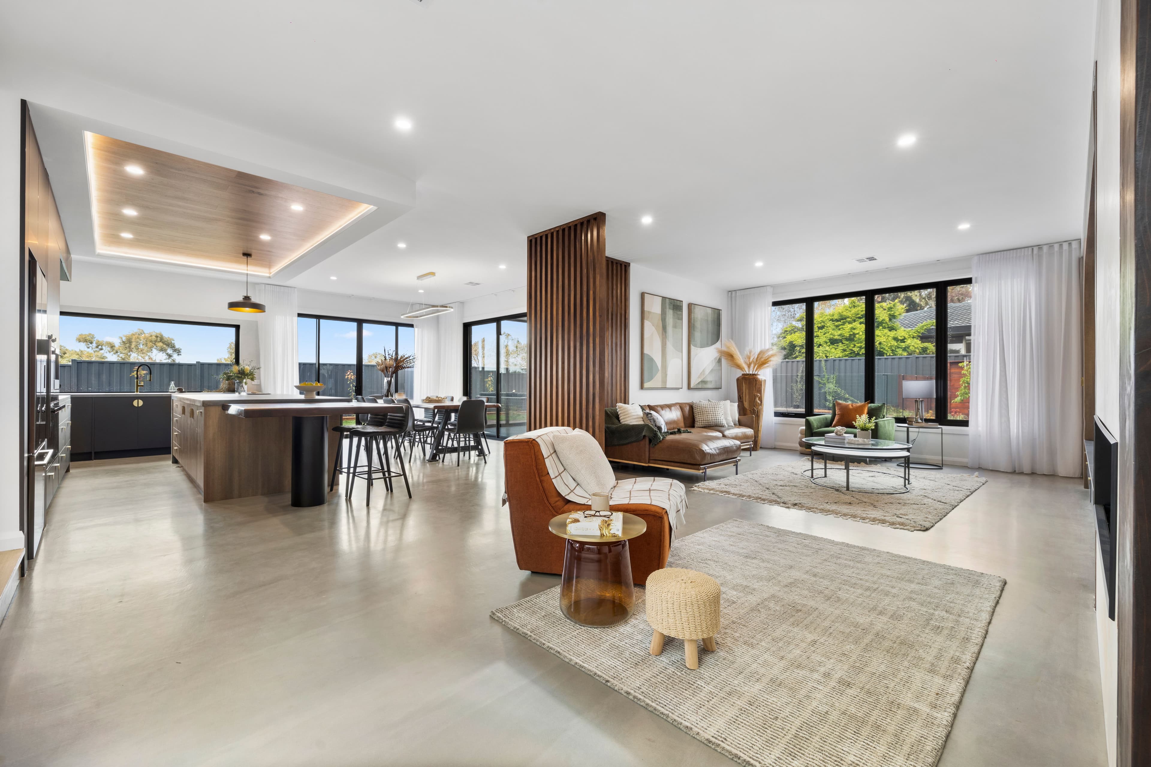 WILLOWBANK DISPLAY HOME